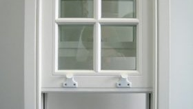 Вертикални плъзгащи се прозорци