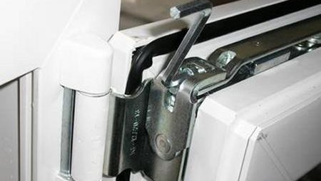 Регулиране на пластмасови врати самостоятелно