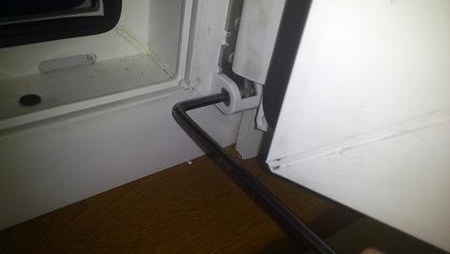 Регулирайте пластмасовата врата