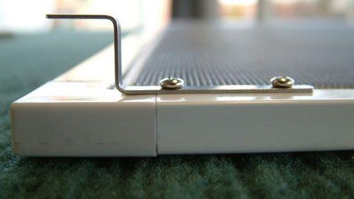 Отстранете екрана на пластмасовия прозорец