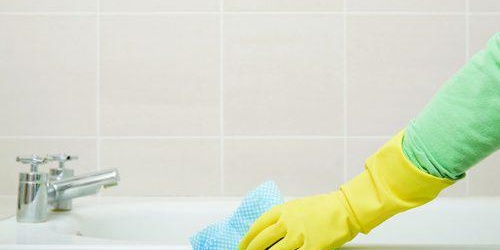 Как да почистите акрилна вана от варовик