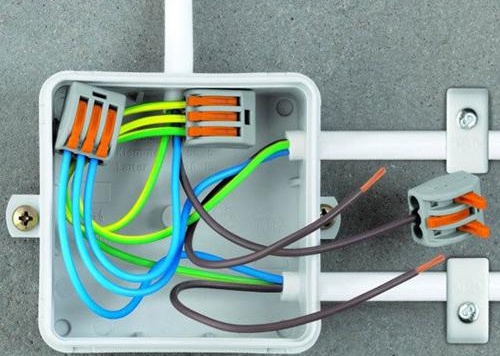 Свързване на медни и алуминиеви проводници