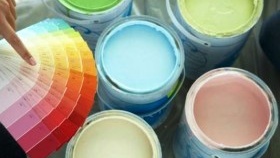 Изборът на боя за боядисване на тапети