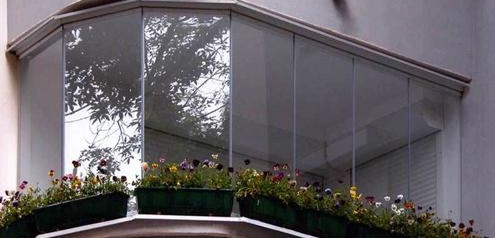 Остъклете и изолирайте балкона